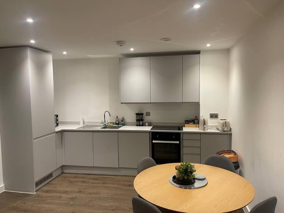 Luxury 2 Bedroom Apartment In The Heart Of Манчестер Экстерьер фото